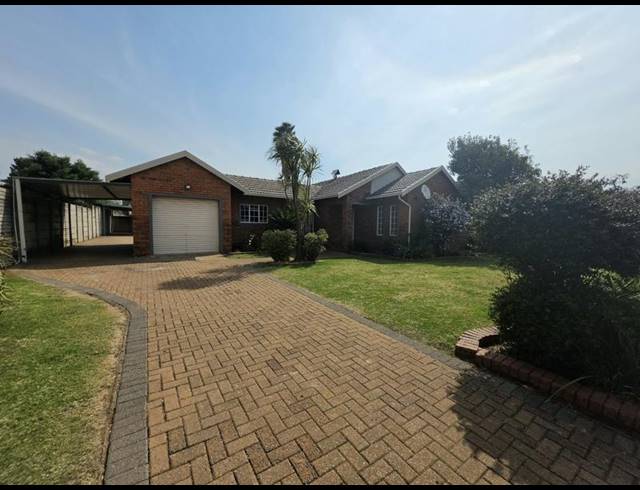 3 BEDROOM HOUSE FOR SALE IN BONAERO PARK